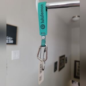 🍋 Lululemon Silicone Keychain *NWT* Cascadia Green/Legacy Green
